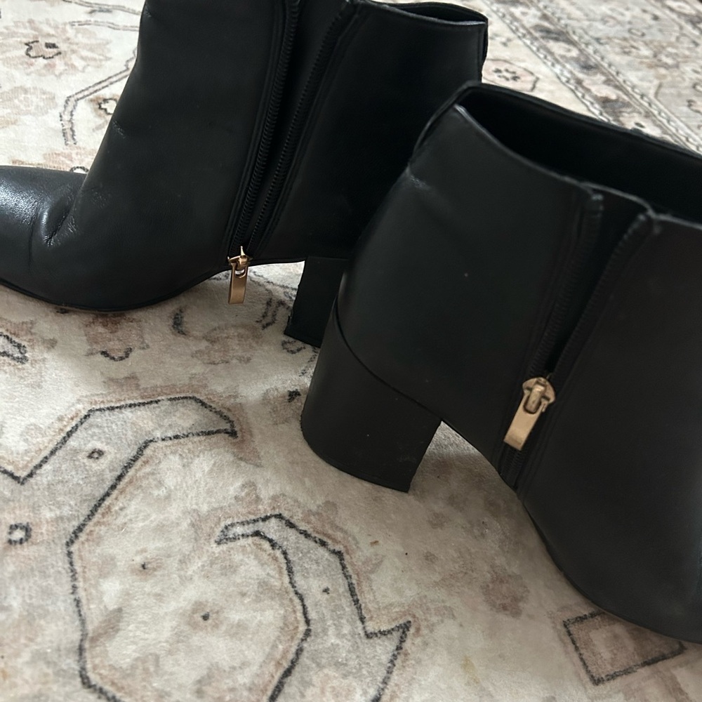 Elegant Black Ankle Boots